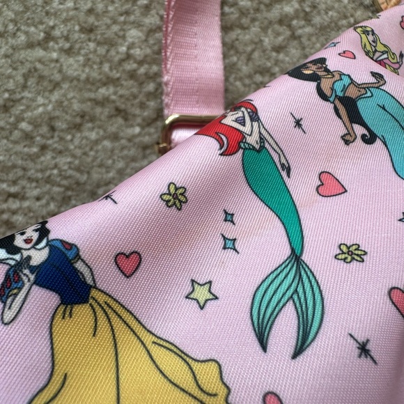 Stoney Clover Lane Disney - Never Stop Dreaming Princess Fanny bag - Picture 6 of 8